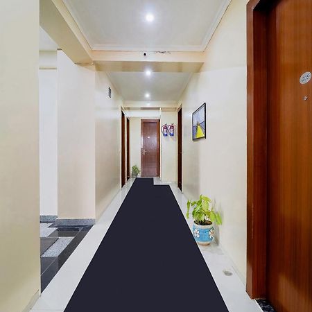 Treebo Rejoice 52 - 3Km From Huda City Metro Station Badshahpur Buitenkant foto