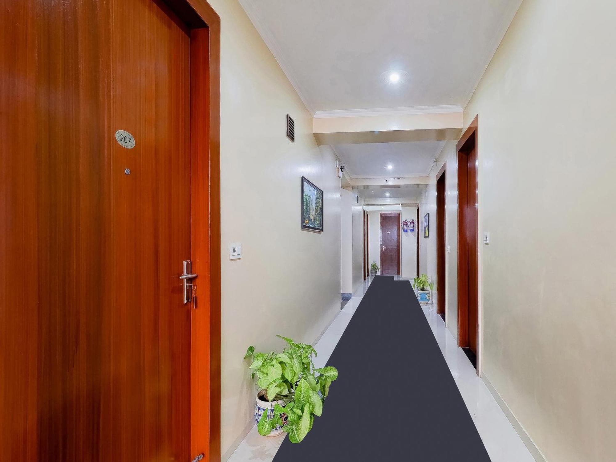 Treebo Rejoice 52 - 3Km From Huda City Metro Station Badshahpur Buitenkant foto