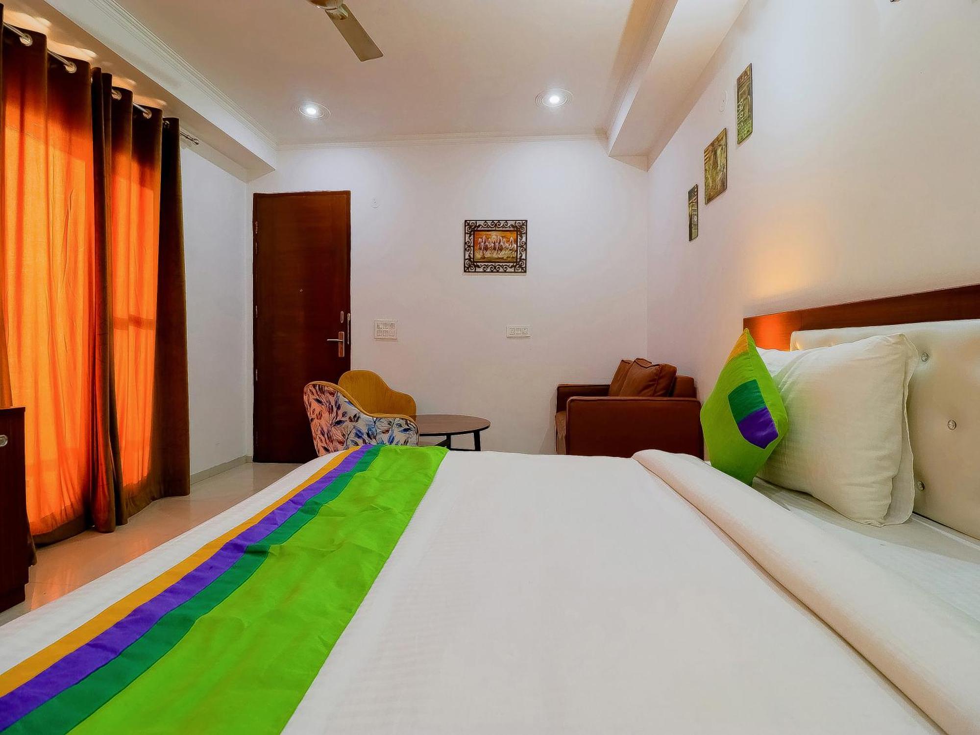 Treebo Rejoice 52 - 3Km From Huda City Metro Station Badshahpur Buitenkant foto