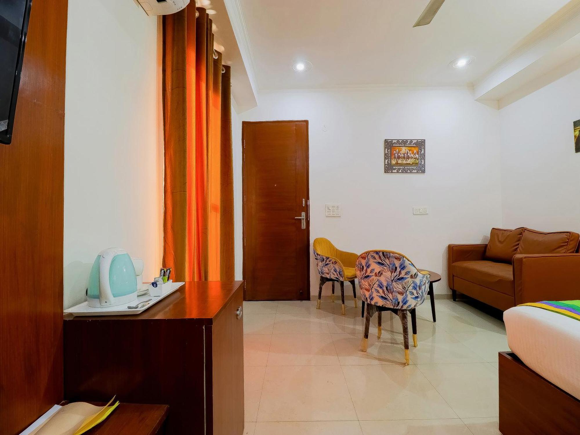 Treebo Rejoice 52 - 3Km From Huda City Metro Station Badshahpur Buitenkant foto