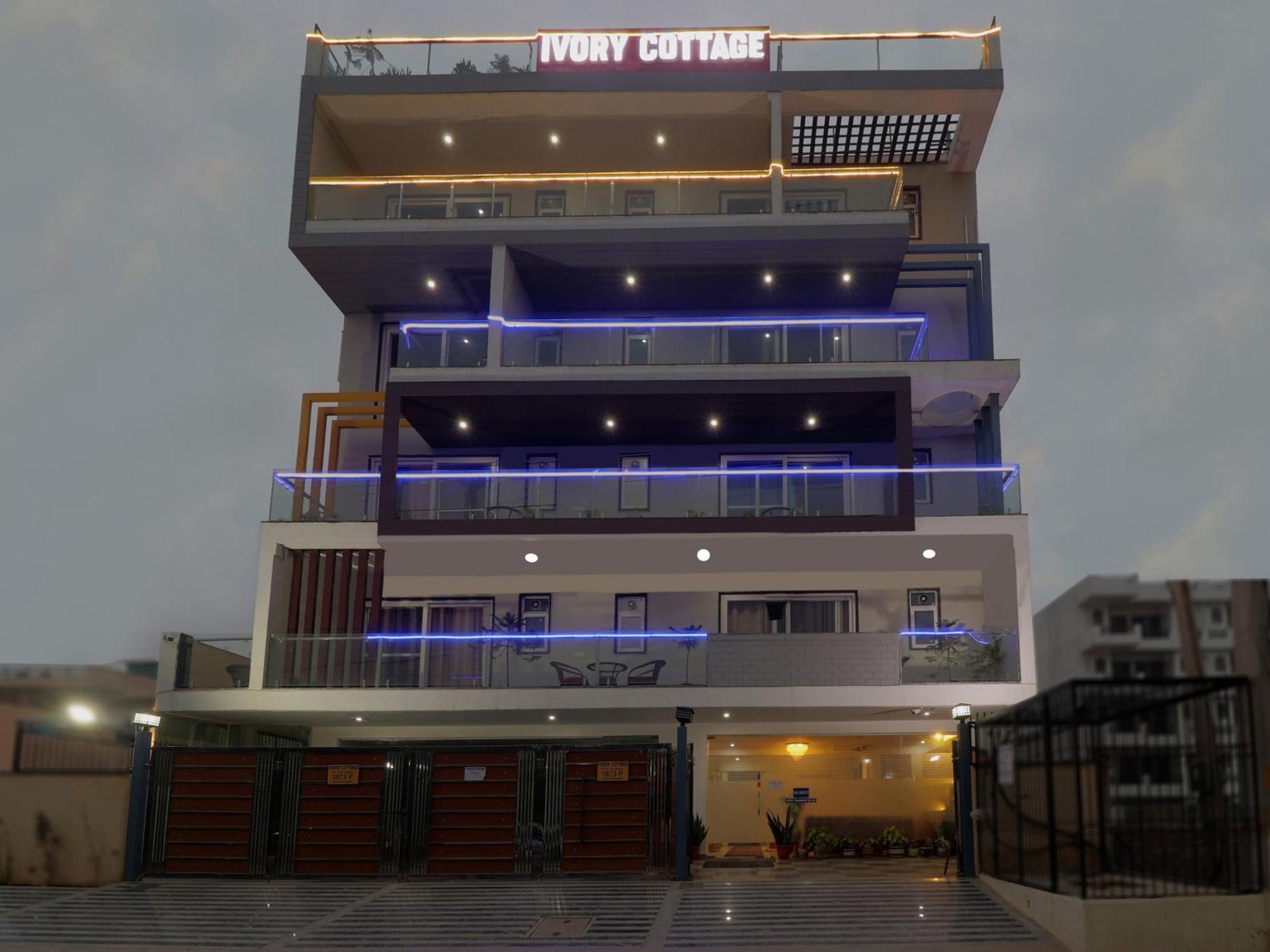 Treebo Rejoice 52 - 3Km From Huda City Metro Station Badshahpur Buitenkant foto