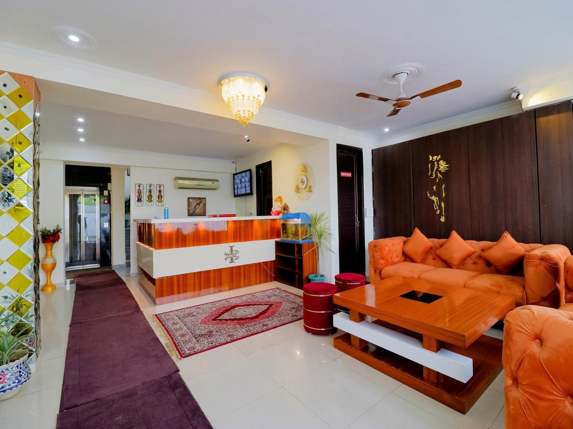 Treebo Rejoice 52 - 3Km From Huda City Metro Station Badshahpur Buitenkant foto