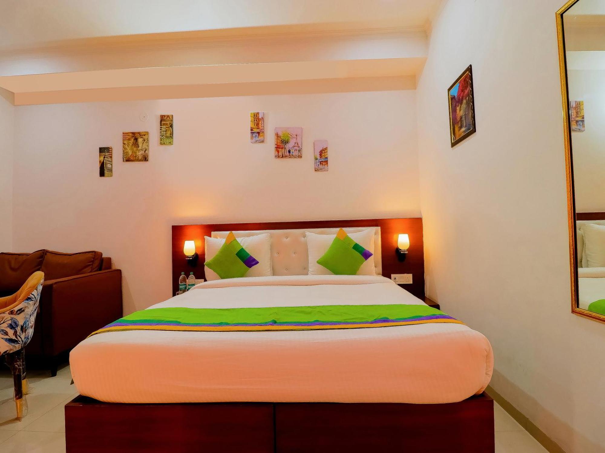 Treebo Rejoice 52 - 3Km From Huda City Metro Station Badshahpur Buitenkant foto