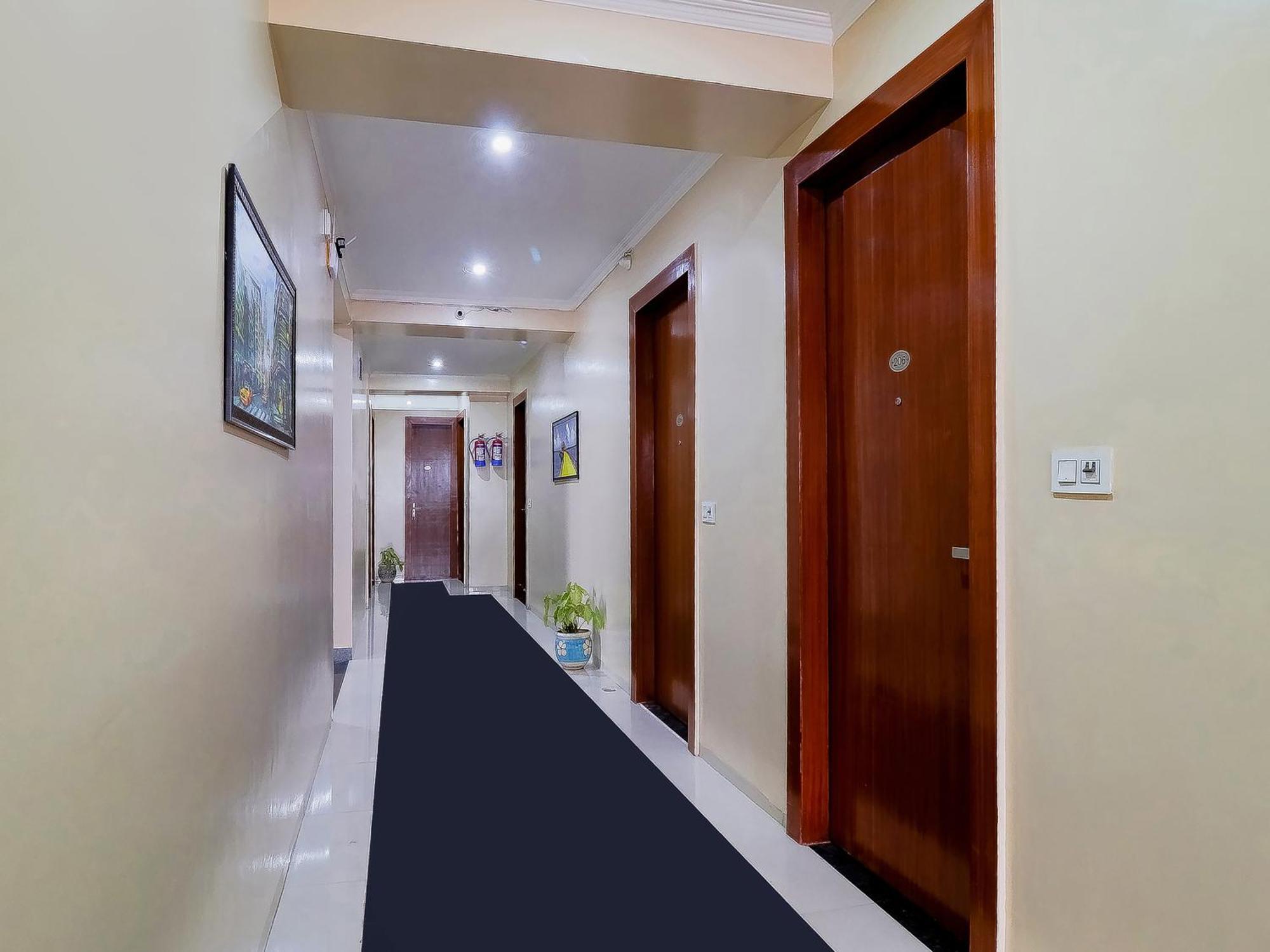 Treebo Rejoice 52 - 3Km From Huda City Metro Station Badshahpur Buitenkant foto