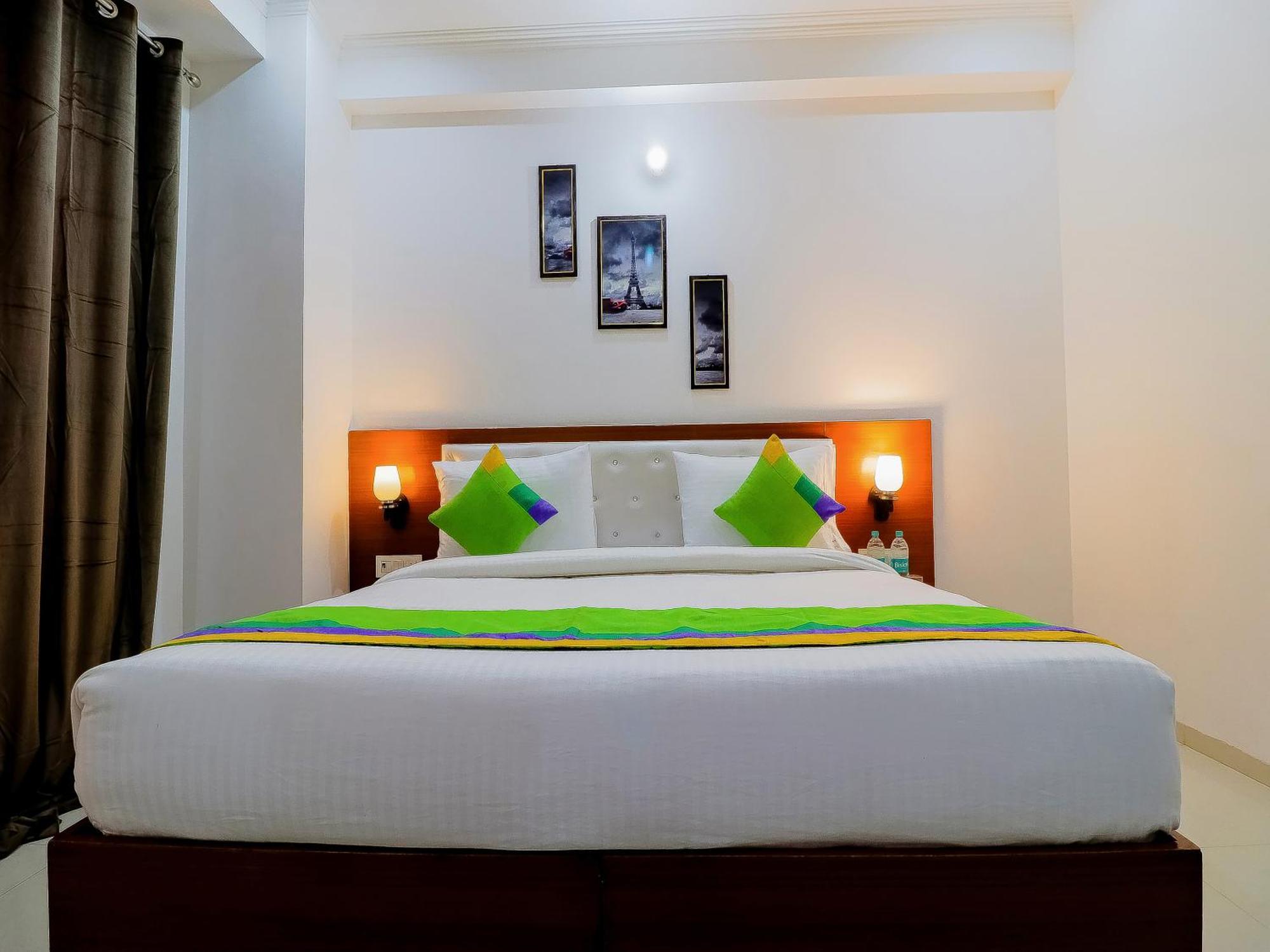 Treebo Rejoice 52 - 3Km From Huda City Metro Station Badshahpur Buitenkant foto