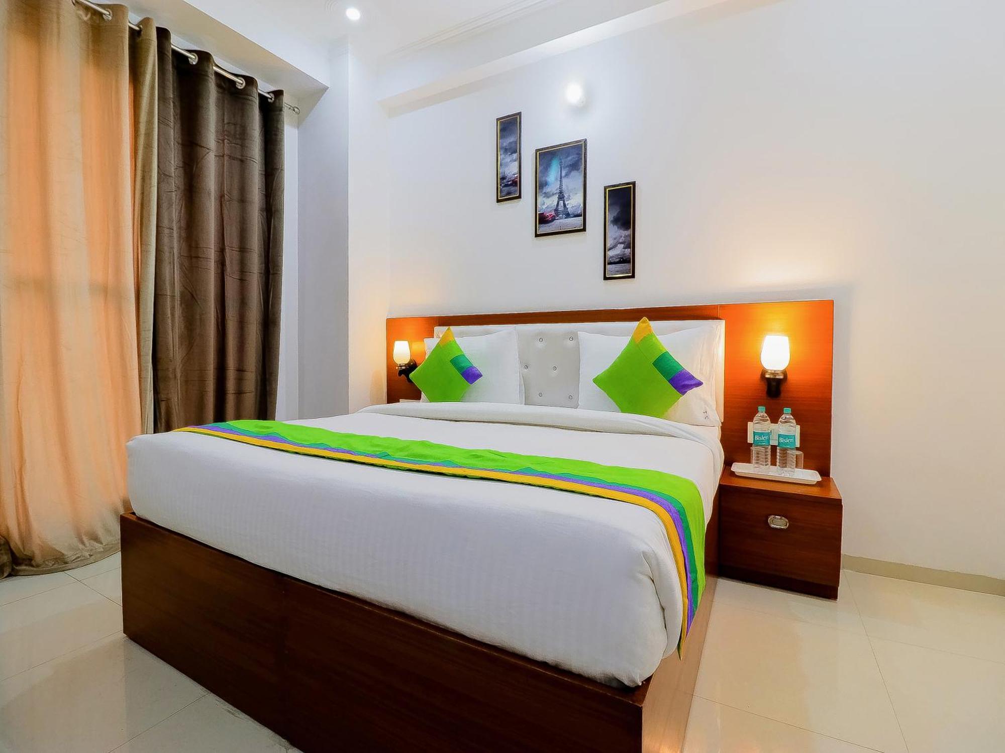 Treebo Rejoice 52 - 3Km From Huda City Metro Station Badshahpur Buitenkant foto