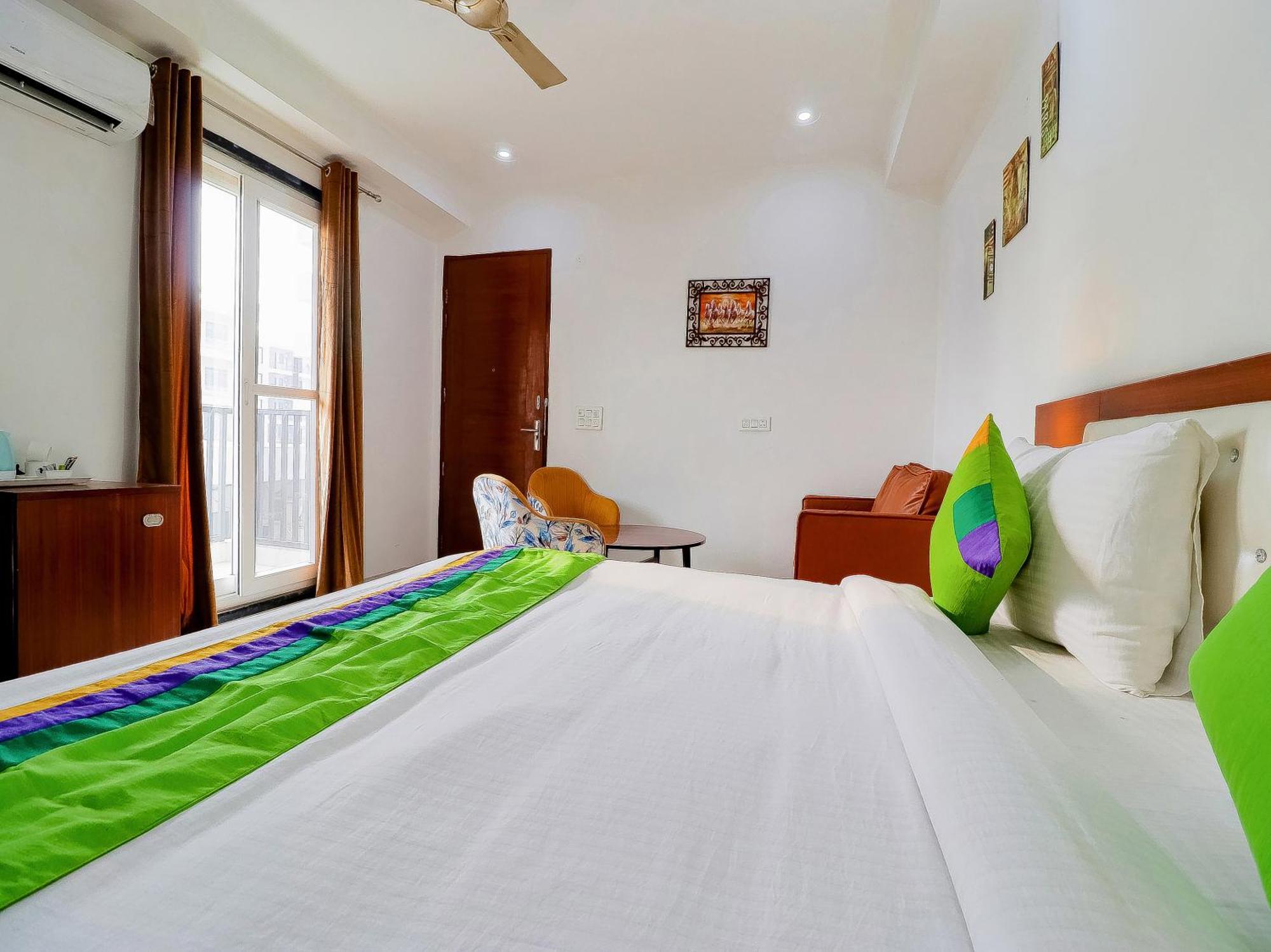 Treebo Rejoice 52 - 3Km From Huda City Metro Station Badshahpur Buitenkant foto