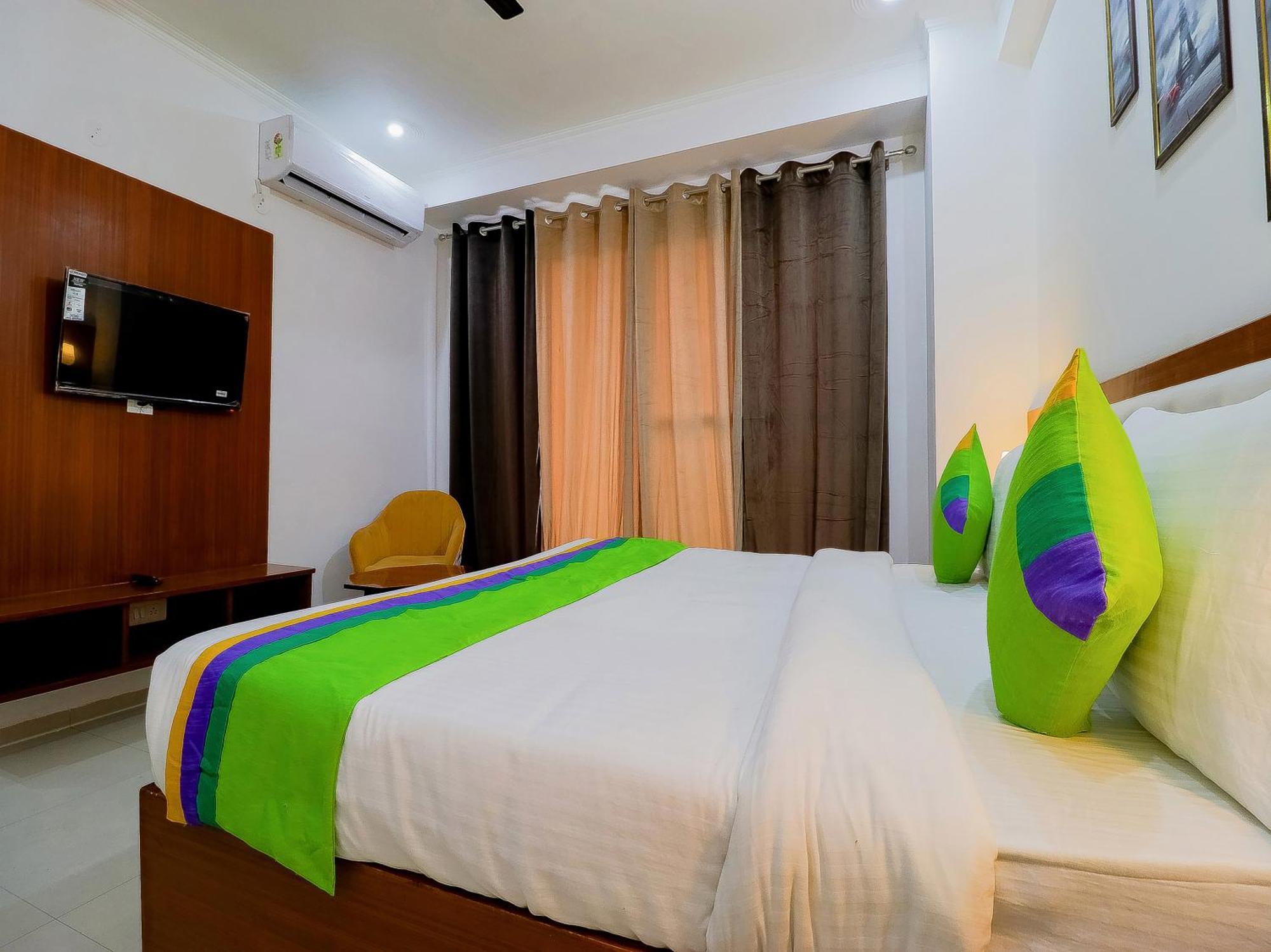 Treebo Rejoice 52 - 3Km From Huda City Metro Station Badshahpur Buitenkant foto