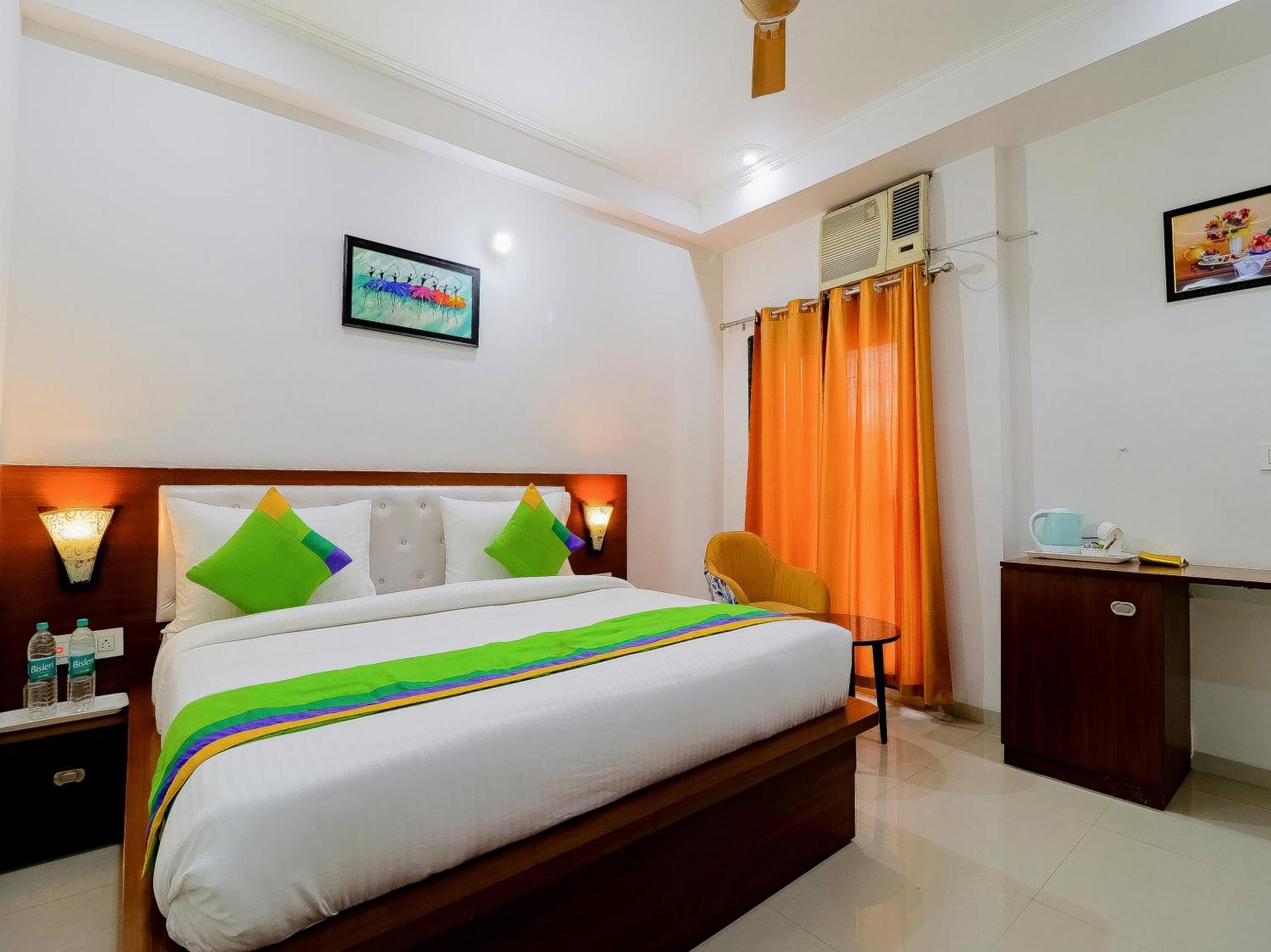 Treebo Rejoice 52 - 3Km From Huda City Metro Station Badshahpur Buitenkant foto