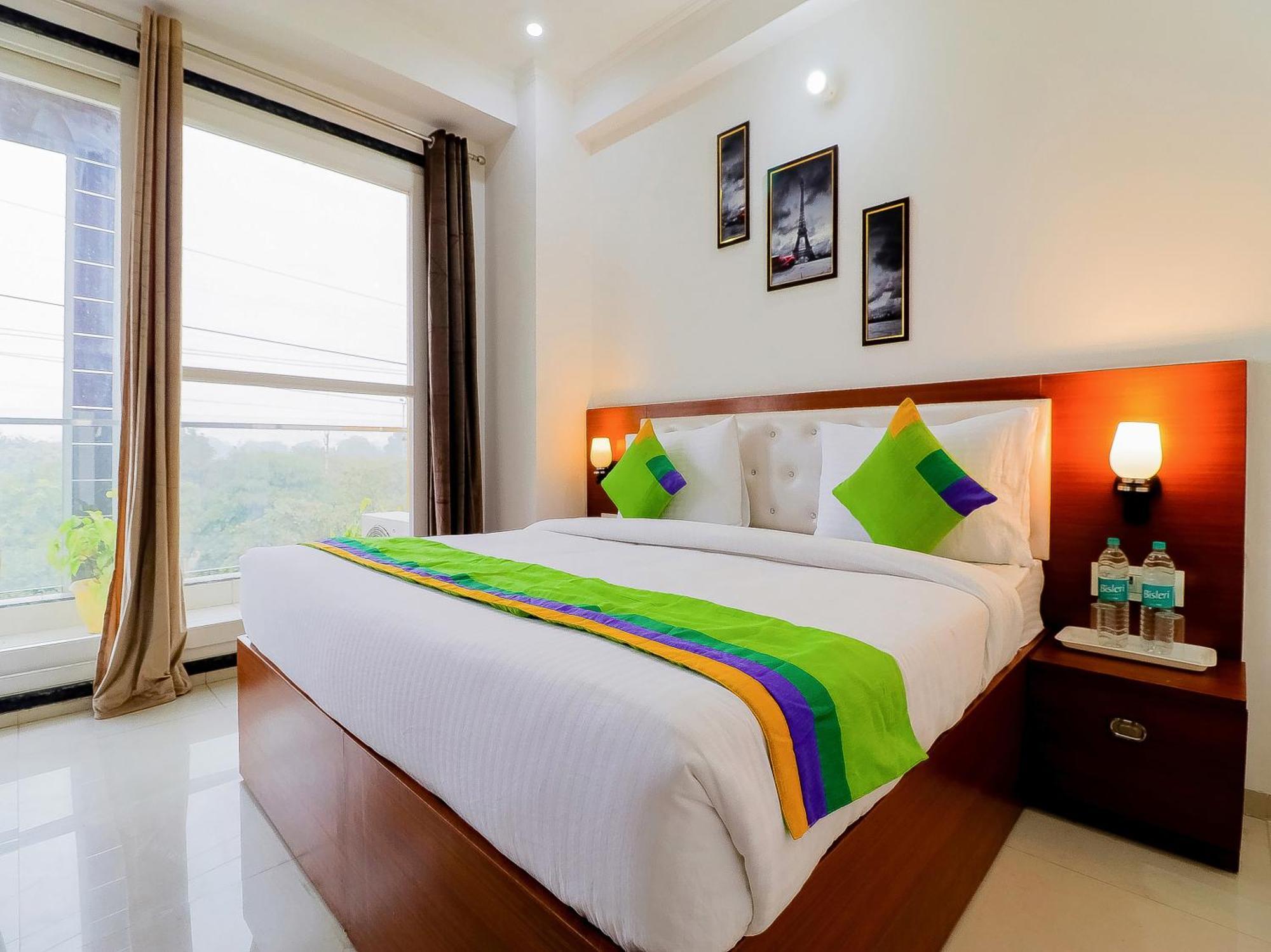 Treebo Rejoice 52 - 3Km From Huda City Metro Station Badshahpur Buitenkant foto