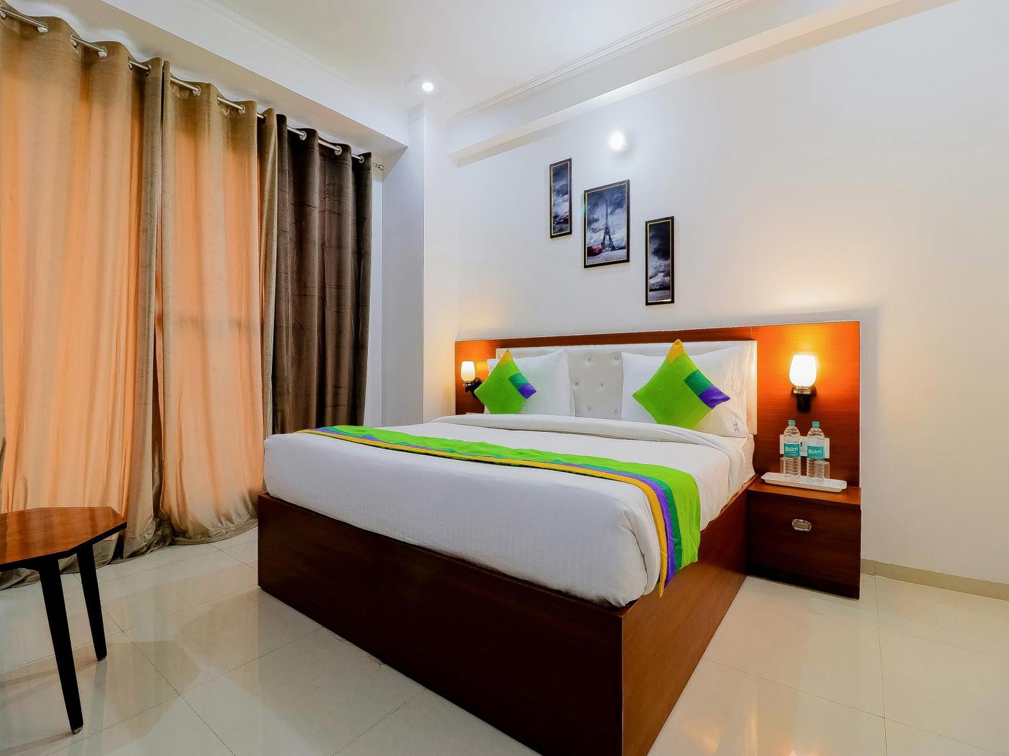 Treebo Rejoice 52 - 3Km From Huda City Metro Station Badshahpur Buitenkant foto