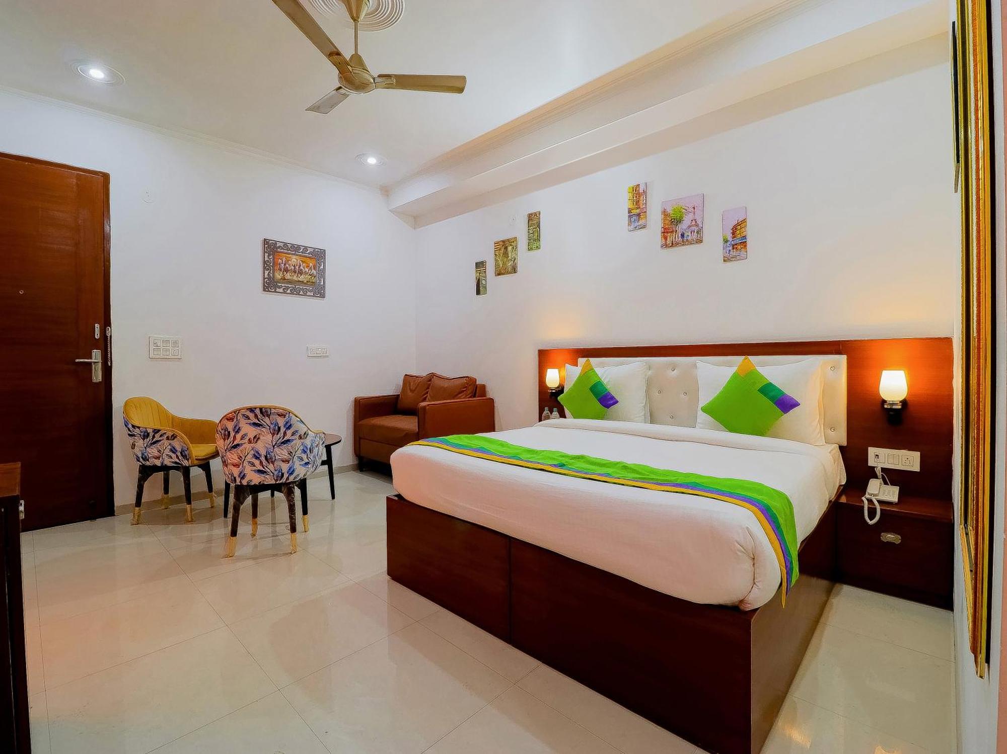 Treebo Rejoice 52 - 3Km From Huda City Metro Station Badshahpur Buitenkant foto
