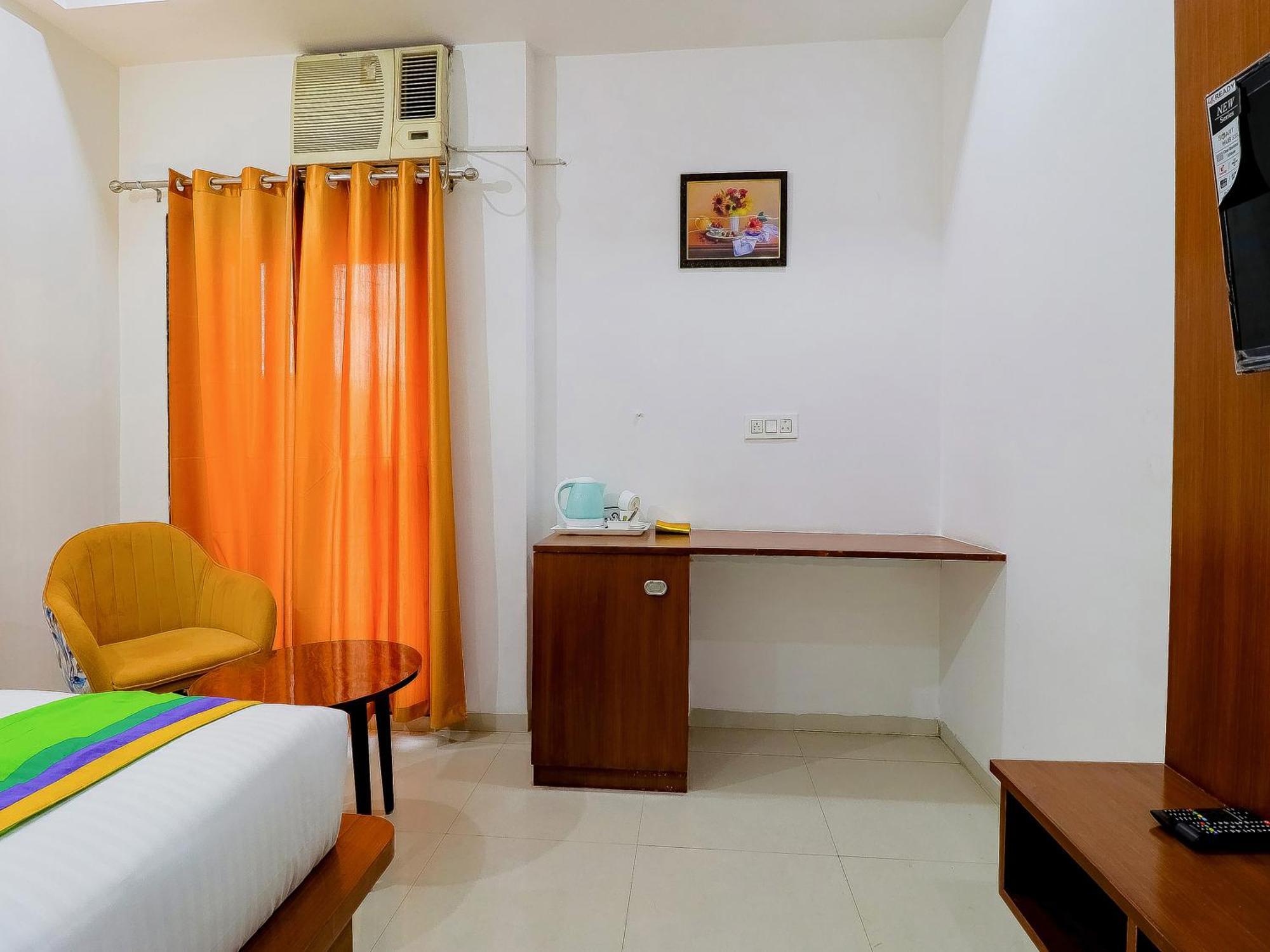 Treebo Rejoice 52 - 3Km From Huda City Metro Station Badshahpur Buitenkant foto